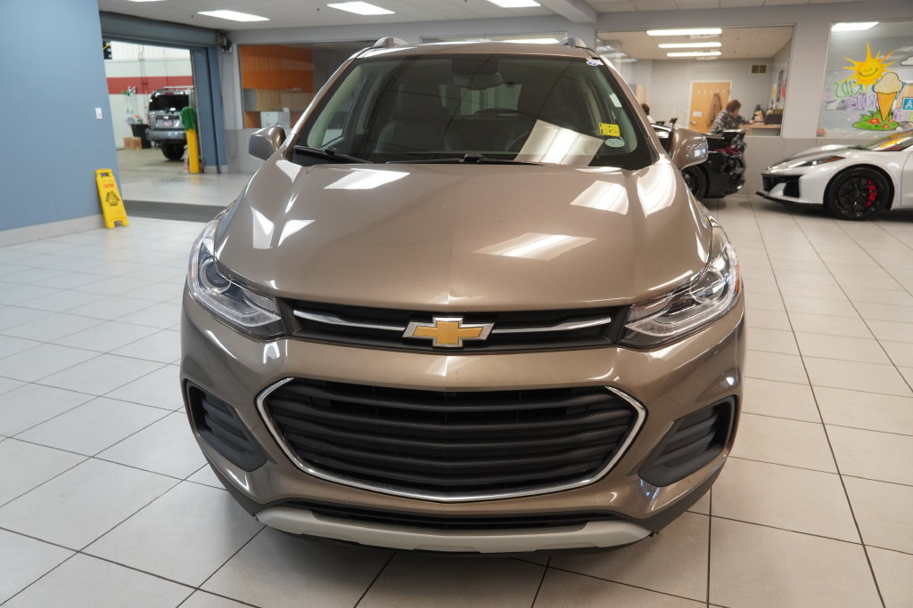 Used 2020 Chevrolet Trax LT w/ Driver Confidence Package FWD image 14