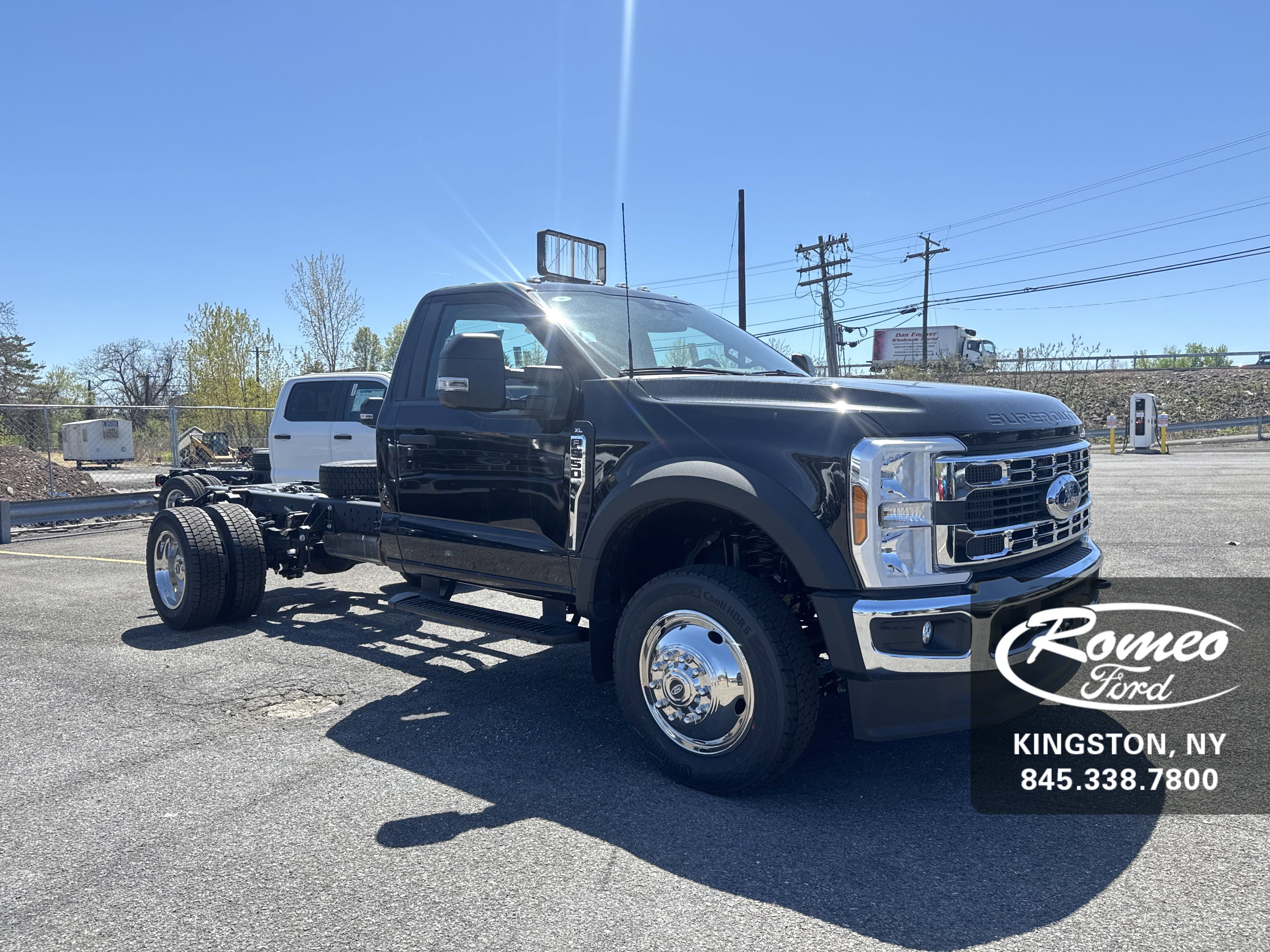 New 2025 Ford F550 4x4 Regular Cab Super Duty w/ XL Chrome Package image 3