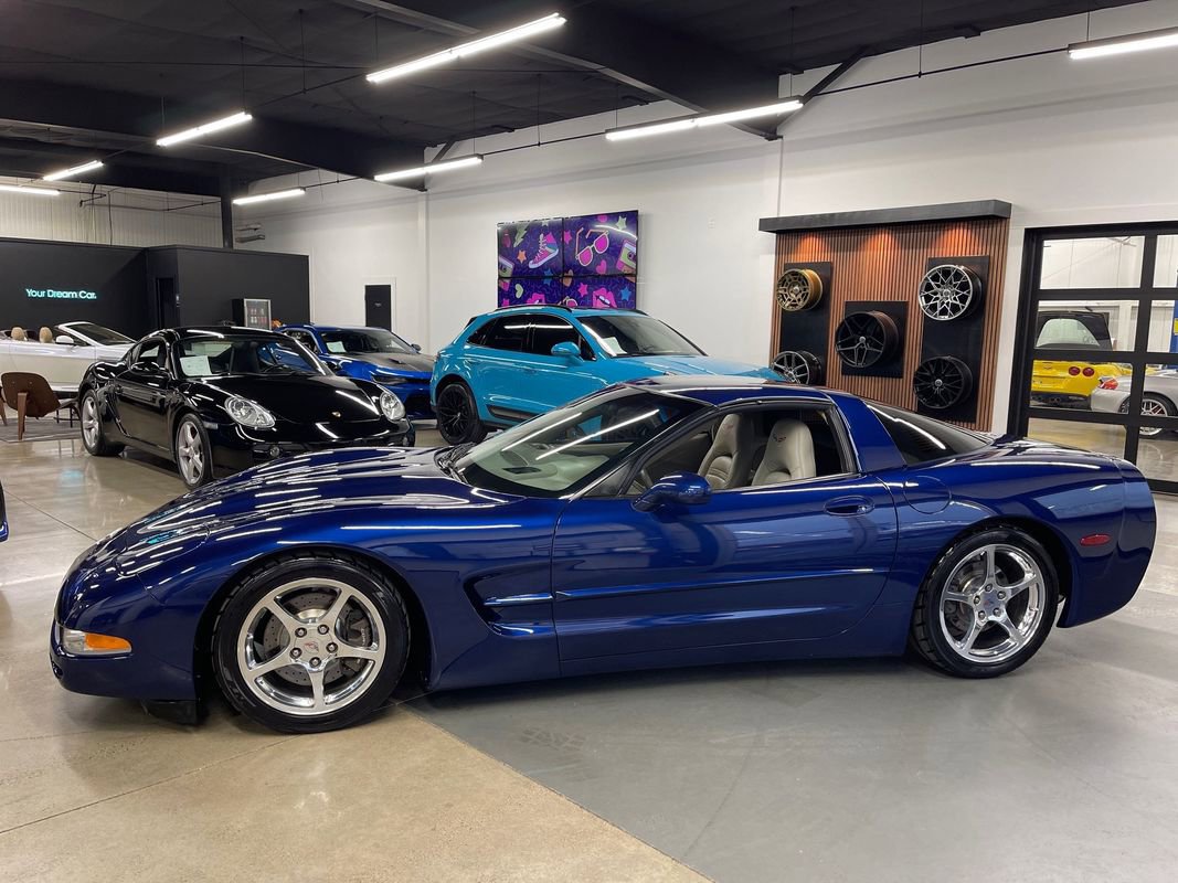Used 2004 Chevrolet Corvette Coupe w/ Preferred Equipment Group image 5