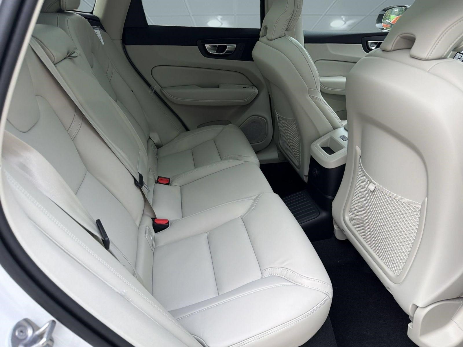 New 2026 Volvo XC60 T8 Ultra w/ Climate Package AWD/4WD image 30