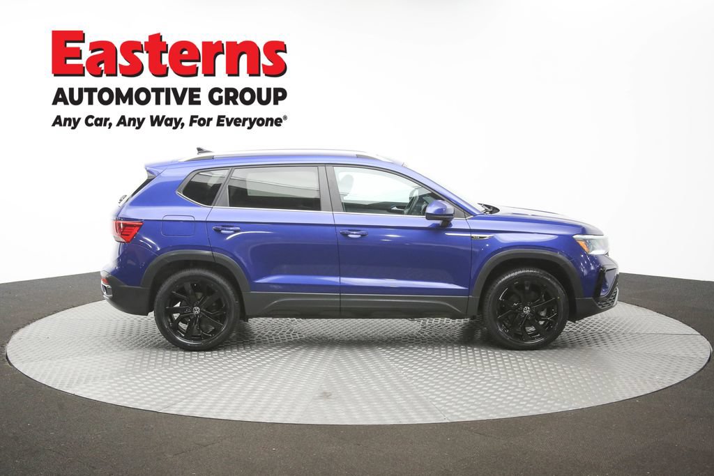Used 2022 Volkswagen Taos SE w/ Panoramic Sunroof Package FWD image 45