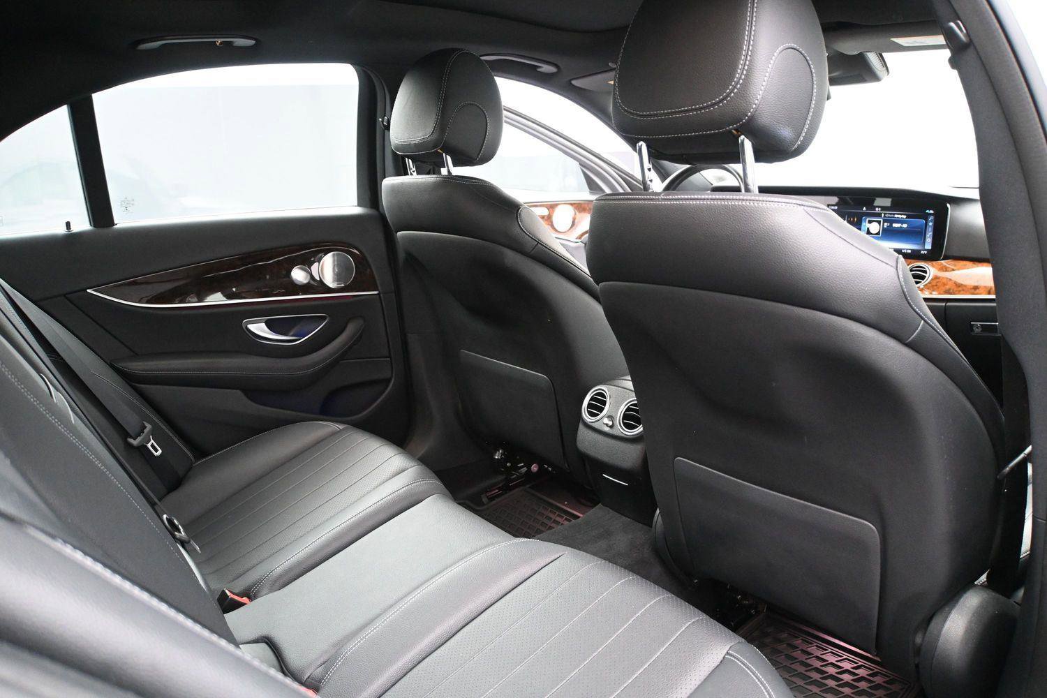 Used 2019 Mercedes-Benz E 300 4MATIC image 19