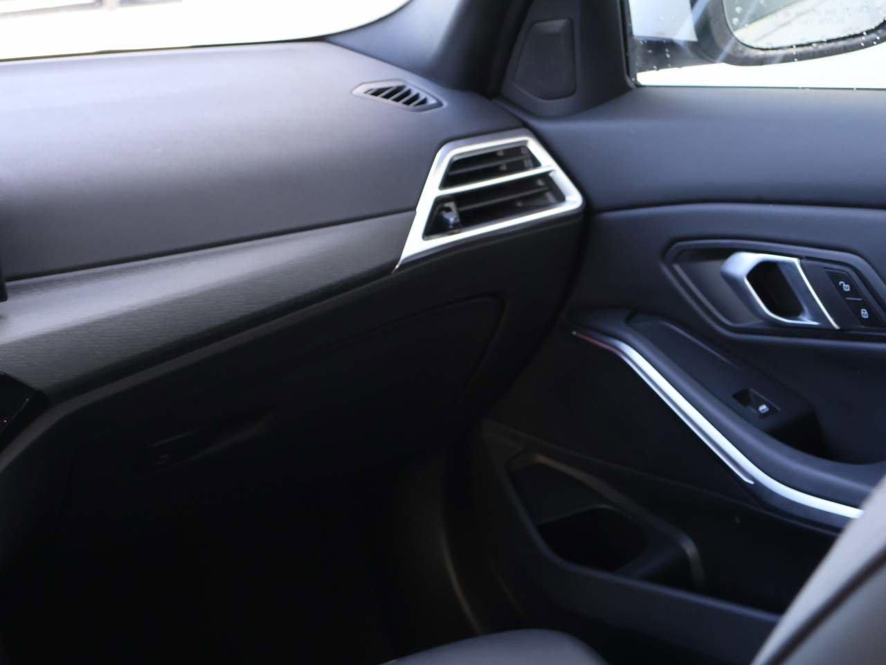 Used 2025 BMW 330i xDrive Sedan image 16