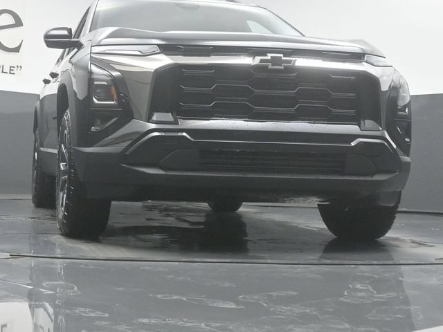 New 2026 Chevrolet Equinox ACTIV w/ Convenience Package III FWD image 3