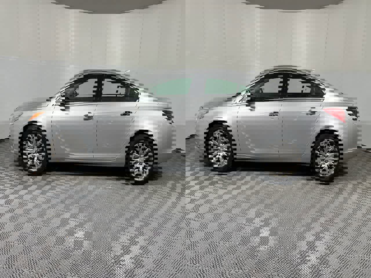 Used 2013 Buick Regal Premium FWD image 5