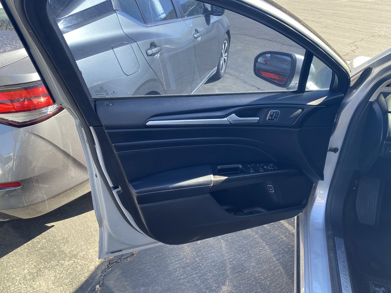 Used 2018 Ford Fusion Titanium image 7