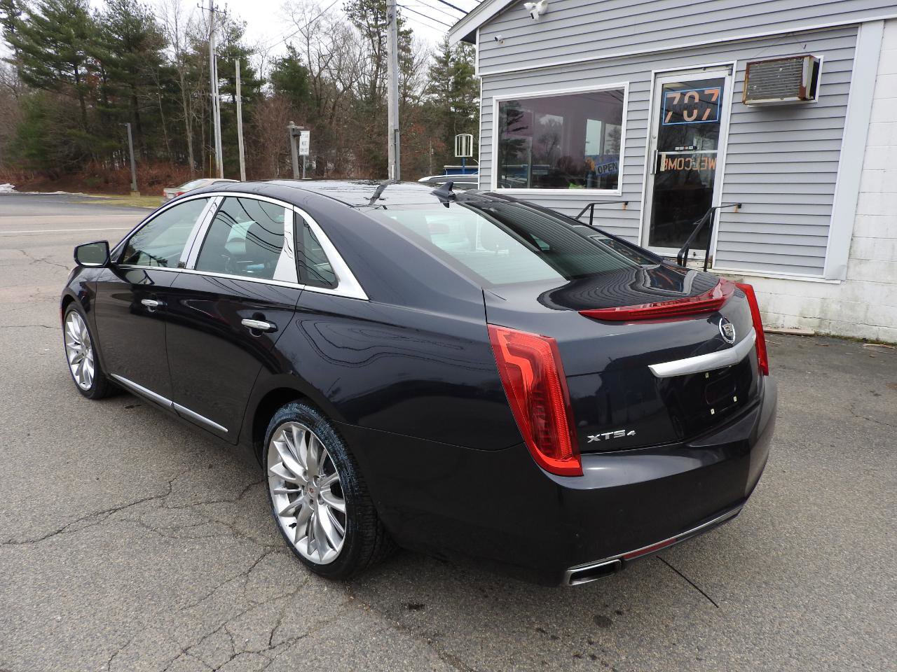 Used 2013 Cadillac XTS Platinum image 3