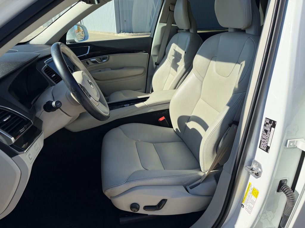Used 2018 Volvo XC90 T5 Momentum w/ Momentum Plus Package image 12