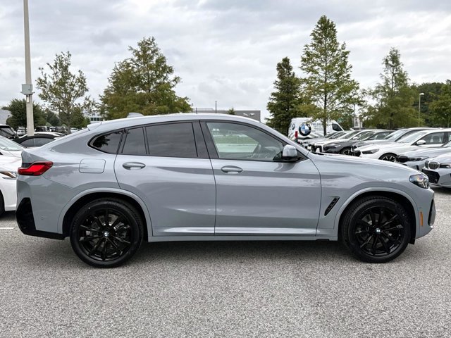 Used 2025 BMW X4 xDrive30i w/ Premium Package AWD/4WD image 2