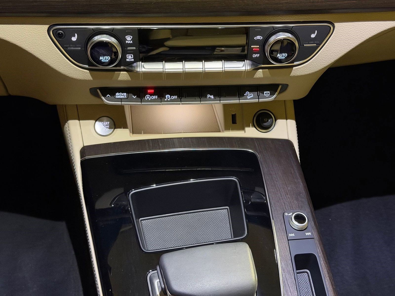 Used 2024 Audi Q5 2.0T Premium Plus image 18