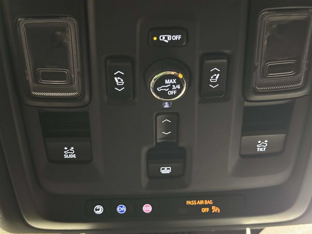 Certified 2025 Chevrolet Tahoe High Country AWD/4WD image 37