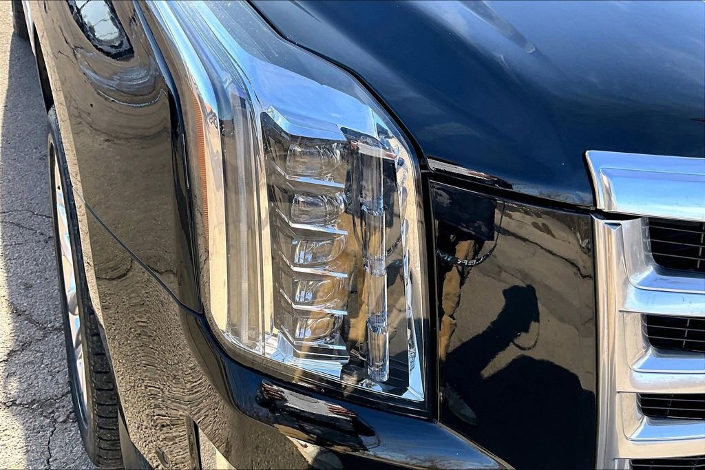 Used 2019 Cadillac Escalade Premium Luxury image 28