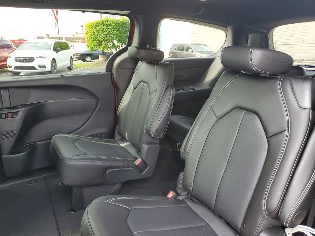 New 2026 Chrysler Pacifica Select image 29