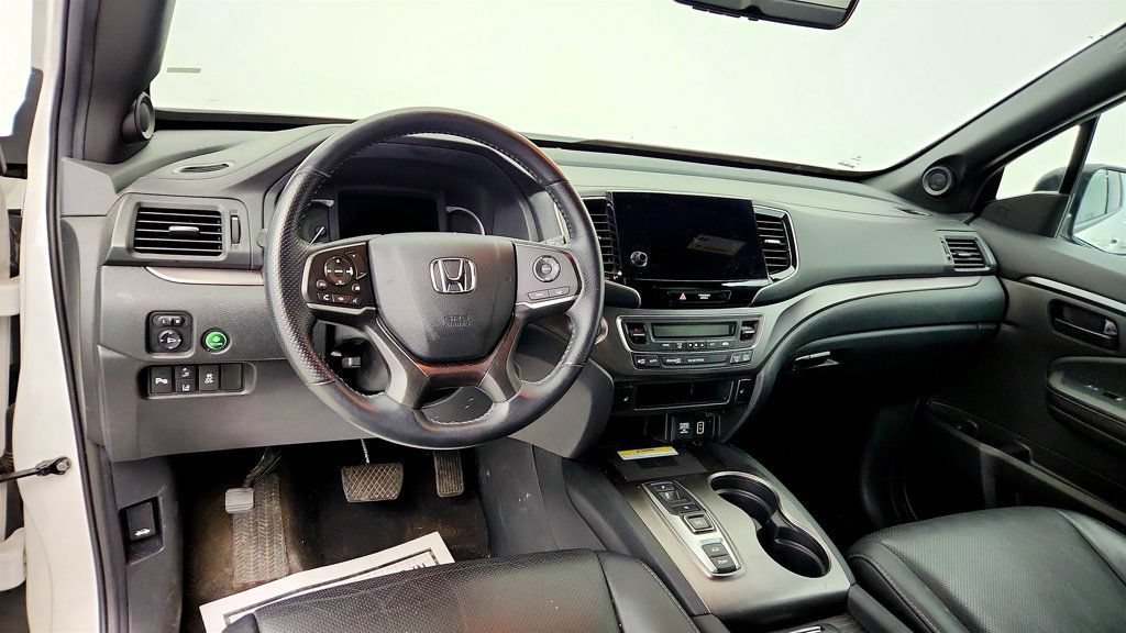 Used 2023 Honda Passport EX-L image 12