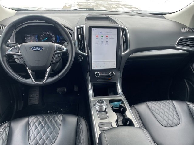 Used 2024 Ford Edge Titanium image 3