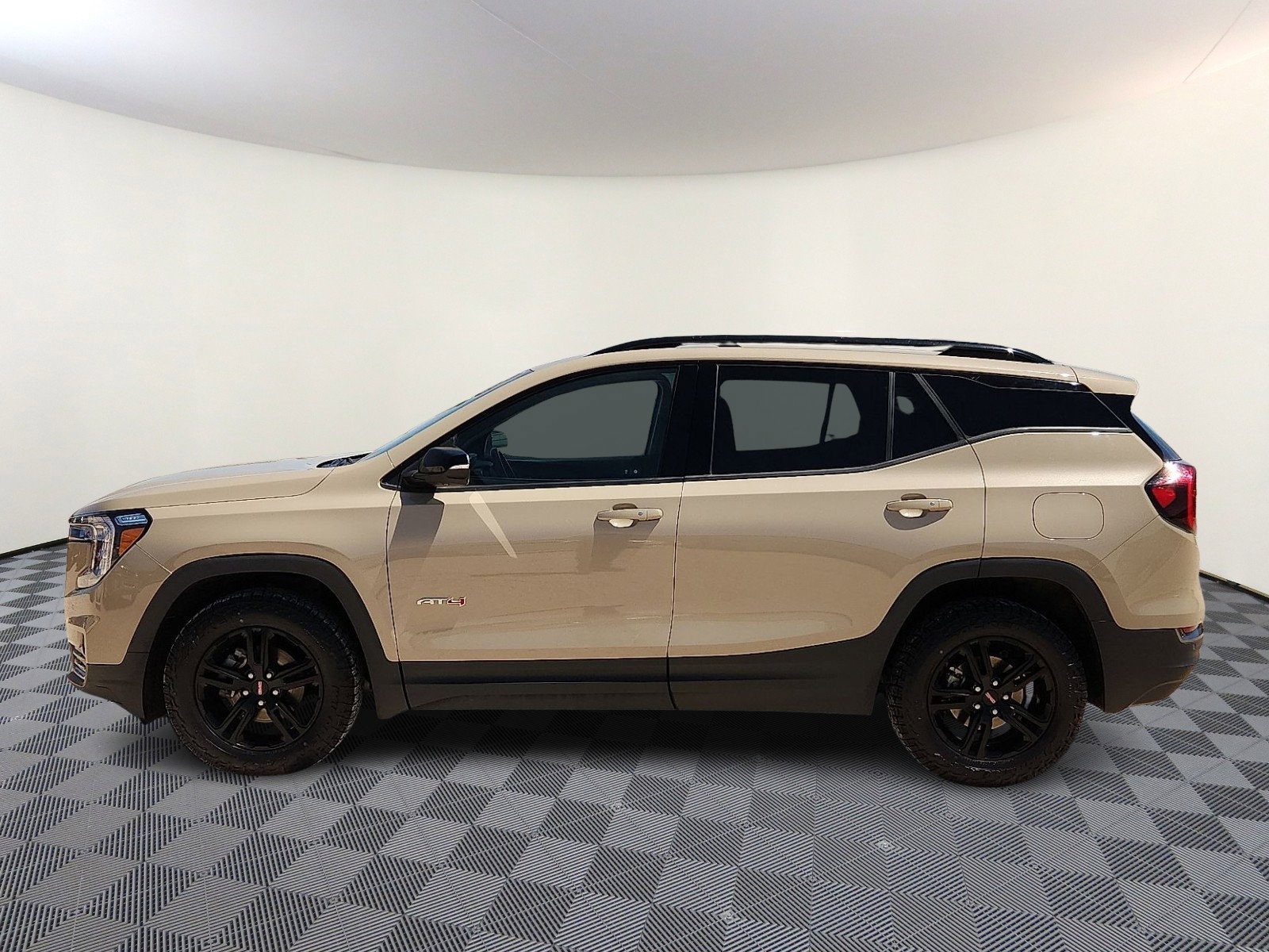 Used 2022 GMC Terrain AT4 w/ Tech Package AWD/4WD image 2
