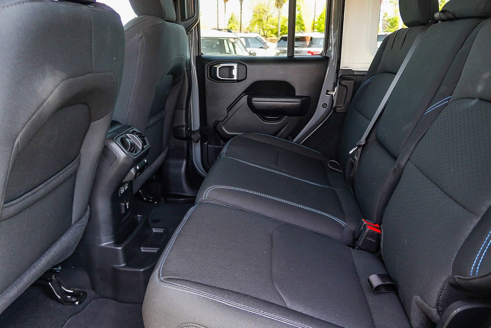 Used 2023 Jeep Wrangler Unlimited Rubicon 4xe w/ Cold Weather Group AWD/4WD image 20