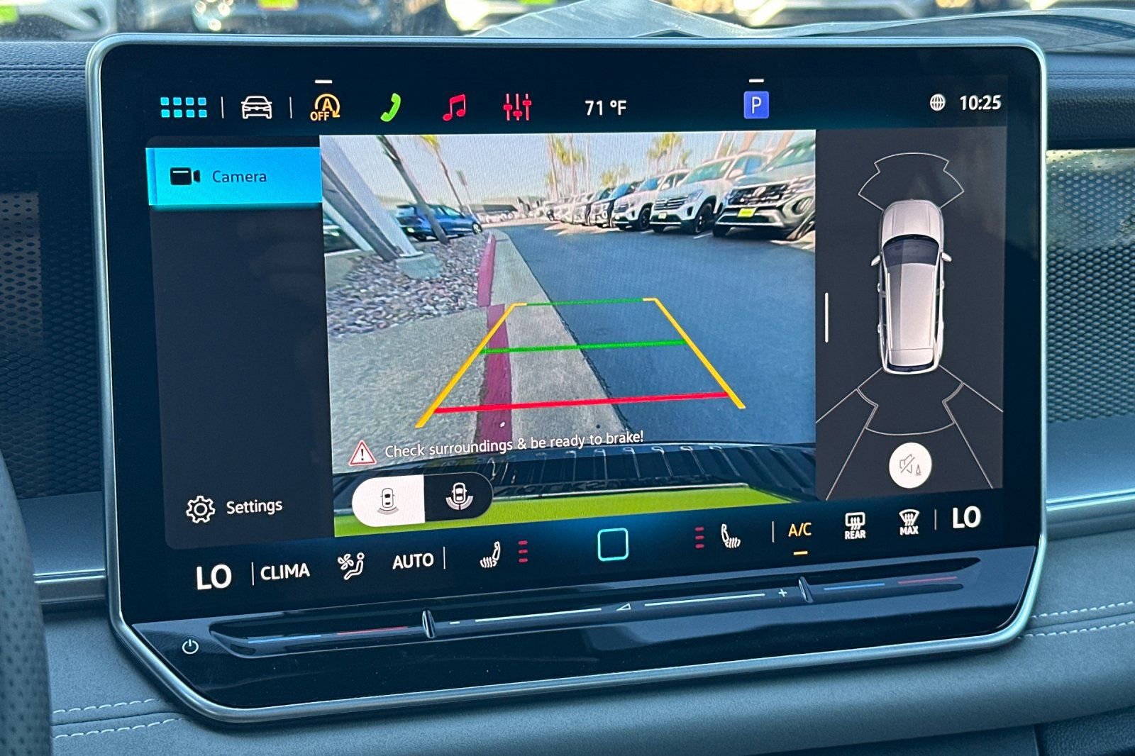 New 2026 Volkswagen Tiguan SE R-Line image 17