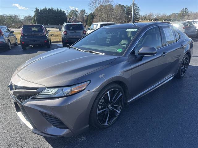 Used 2018 Toyota Camry XSE image 3