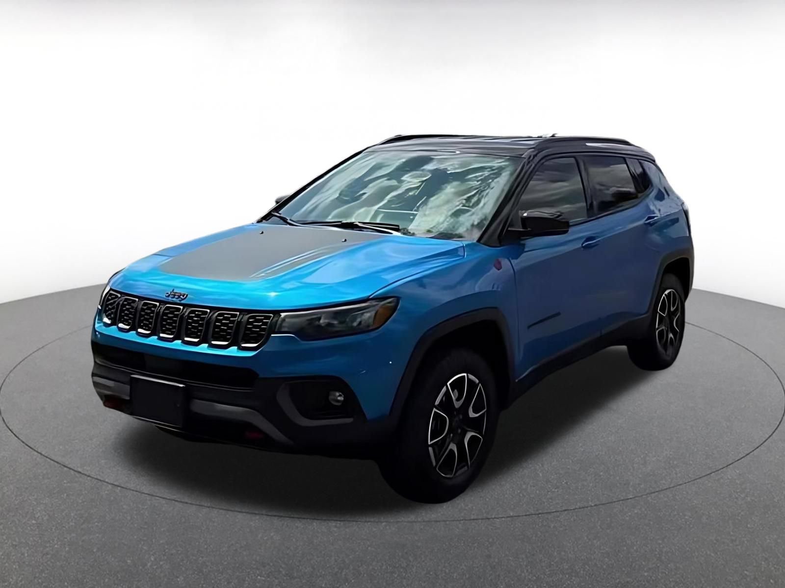 Used 2025 Jeep Compass Trailhawk AWD/4WD image 7