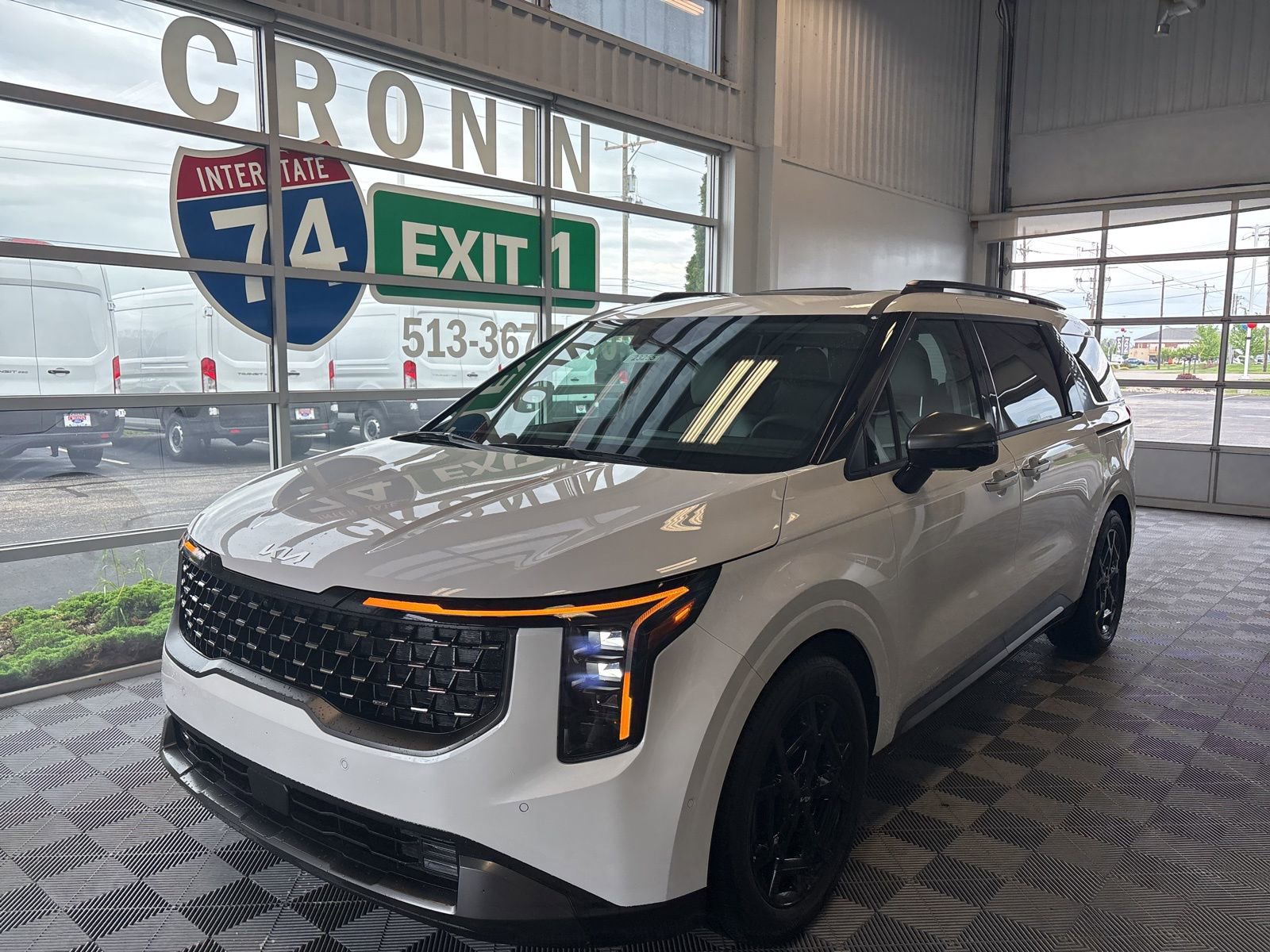 New 2025 Kia Carnival SX image 3