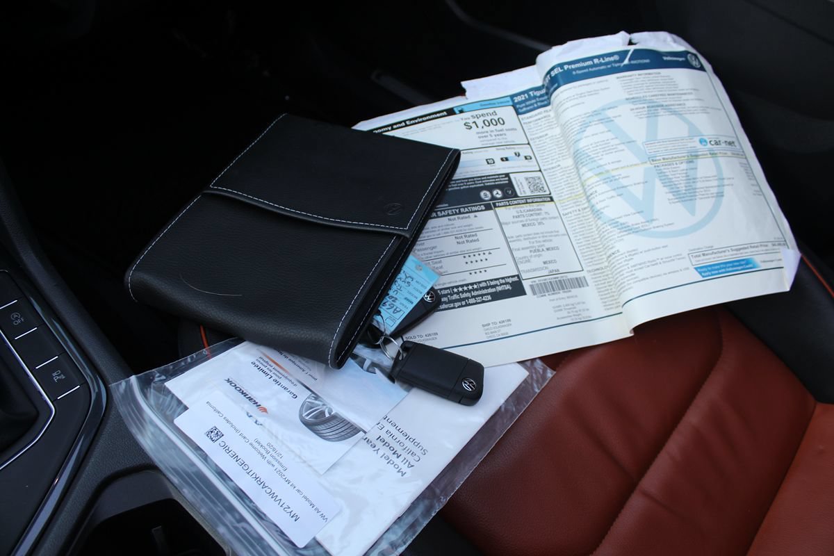 Used 2021 Volkswagen Tiguan SEL Premium R-Line w/ 3rd Row Seat Package AWD/4WD image 35