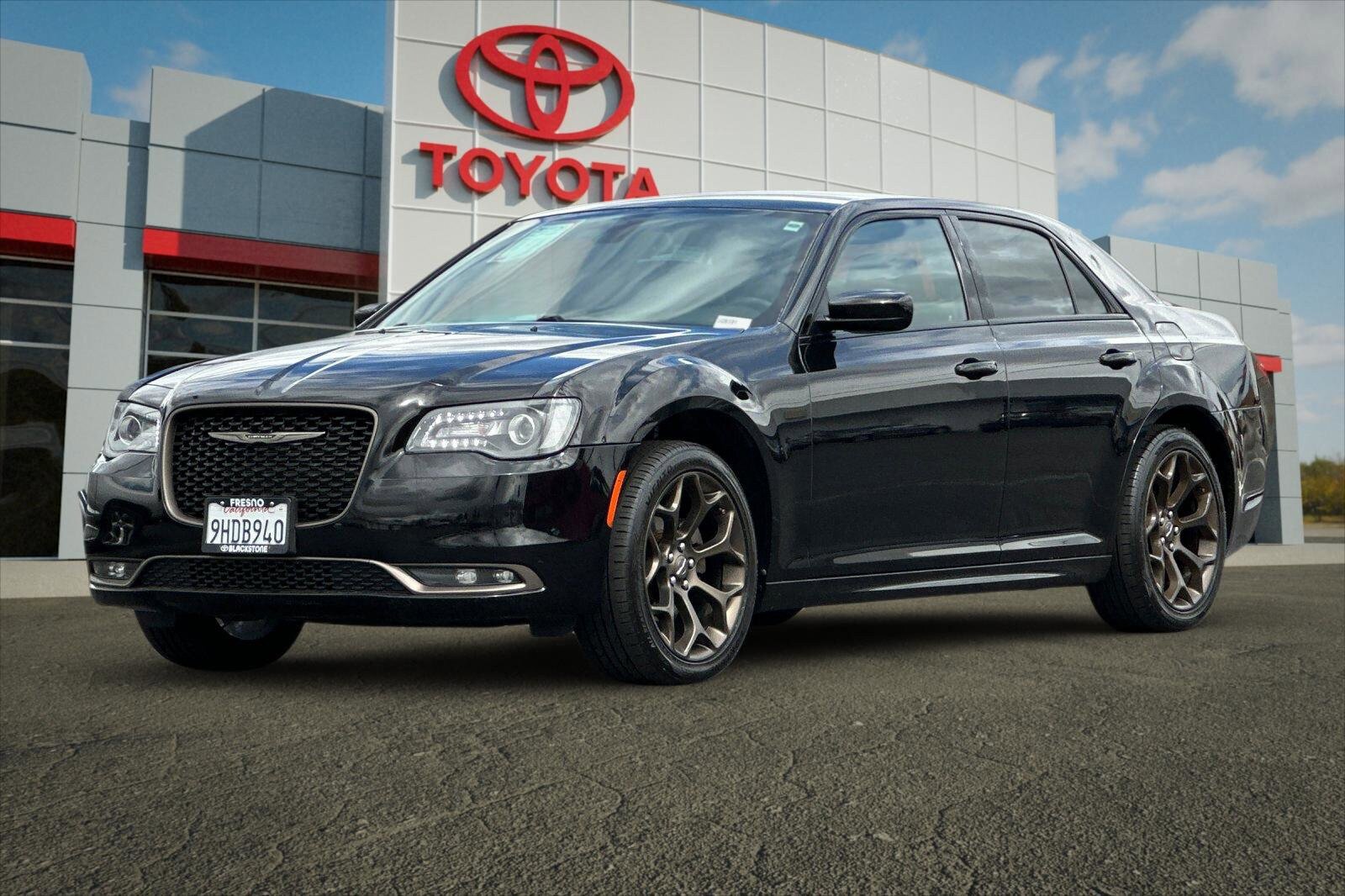 Used 2018 Chrysler 300 S w/ 300S Alloy Package image 7