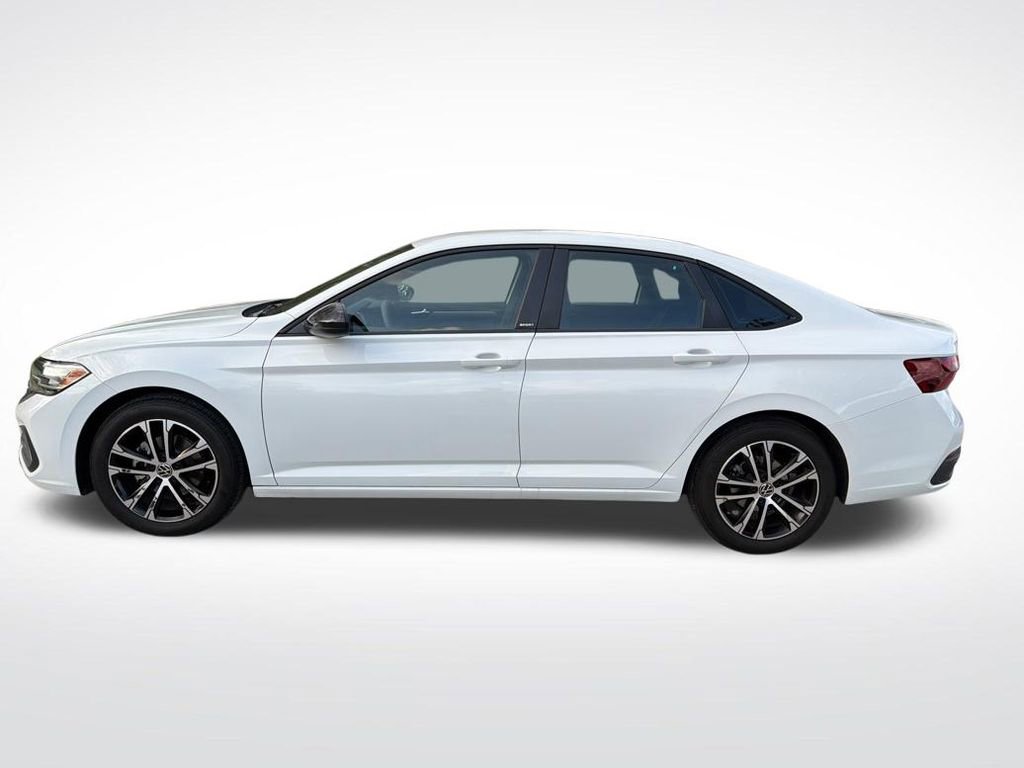 Used 2023 Volkswagen Jetta Sport image 8