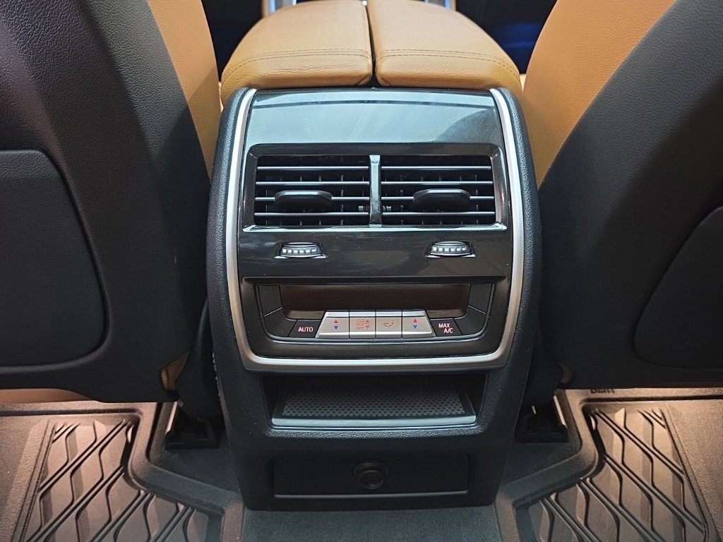 Used 2022 BMW X5 xDrive45e image 16