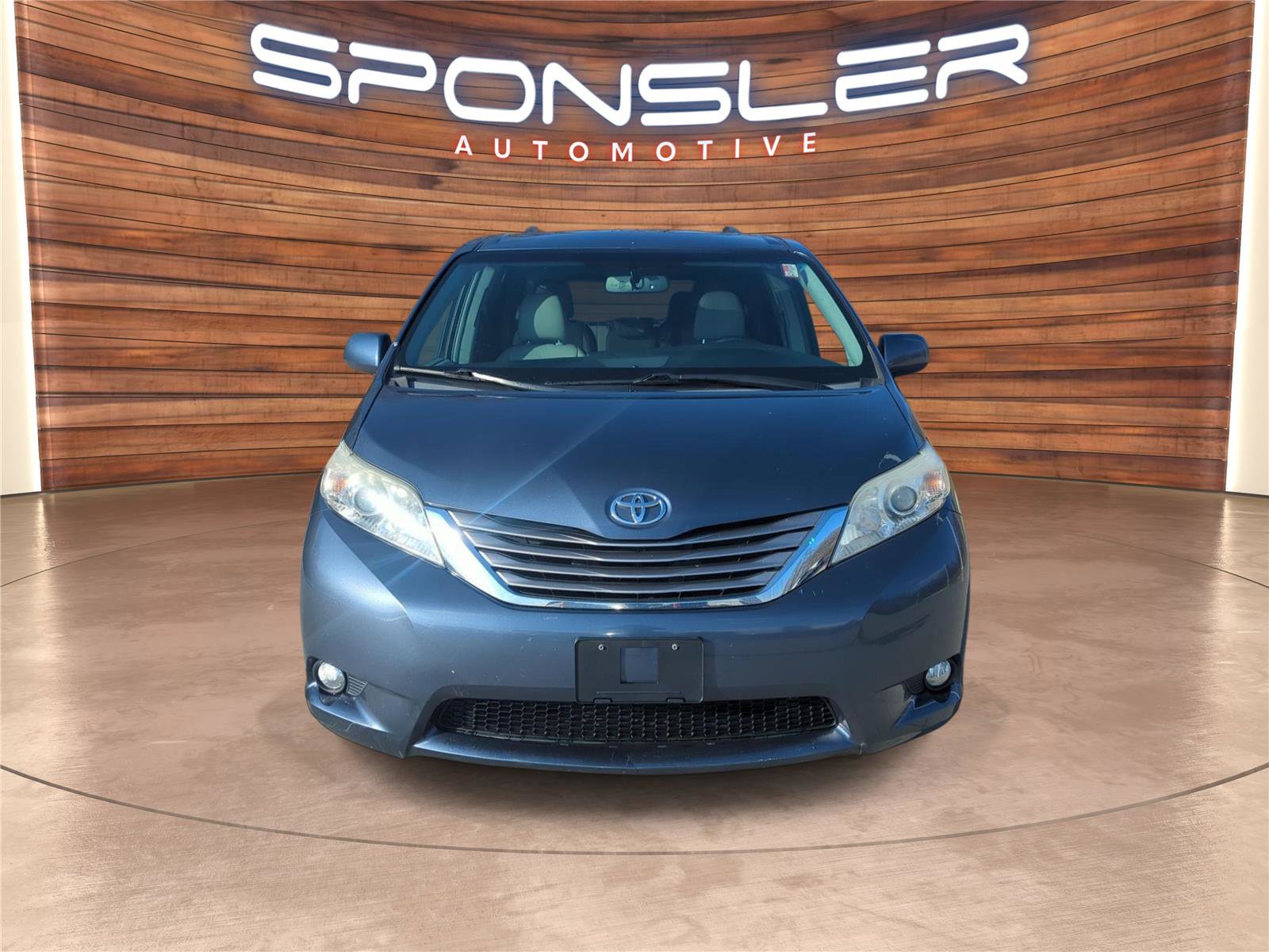 Used 2016 Toyota Sienna XLE Premium w/ Outdoor Package image 8