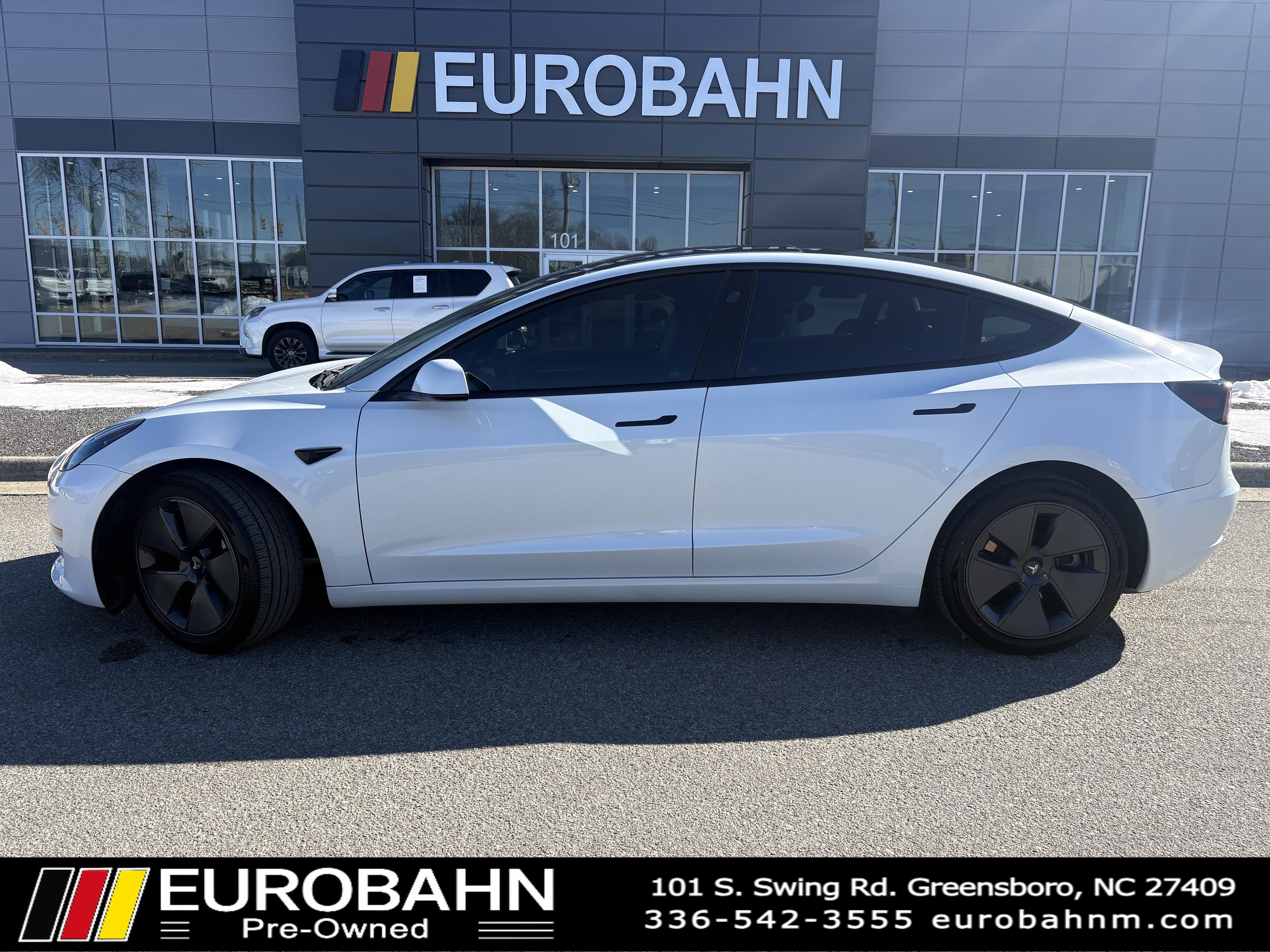 Used 2023 Tesla Model 3 Standard Range image 2