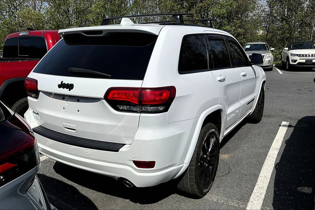 Used 2019 Jeep Grand Cherokee Altitude image 4