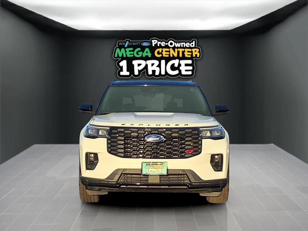 Used 2025 Ford Explorer ST image 31