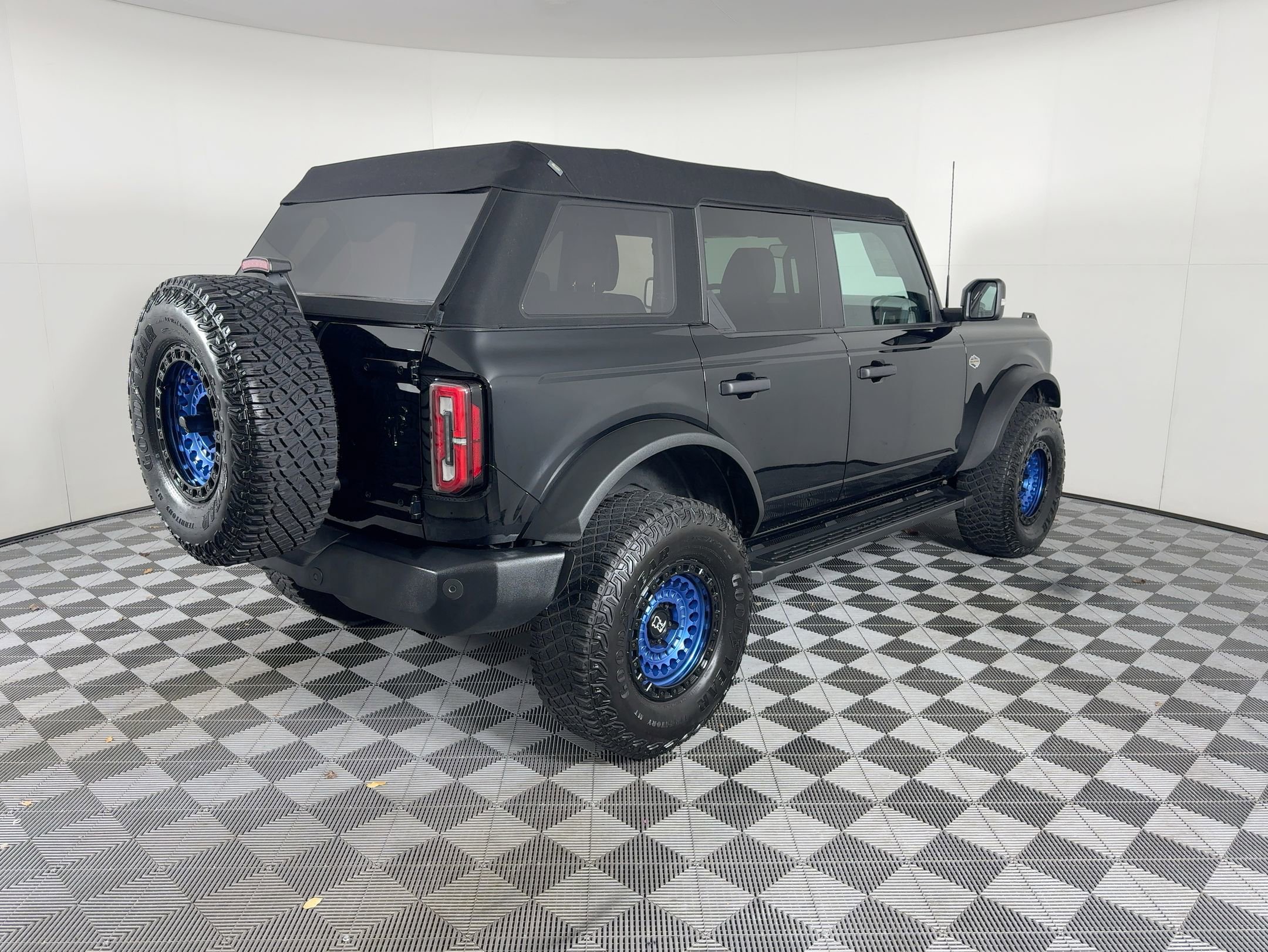 Used 2022 Ford Bronco Wildtrak image 10