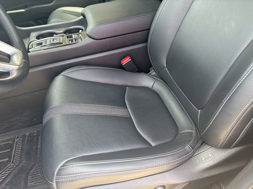 Used 2023 Honda Pilot Touring image 12