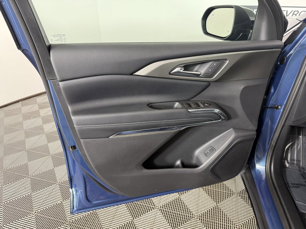 New 2026 Chevrolet Traverse LT w/ Sun and Wheel Package image 13