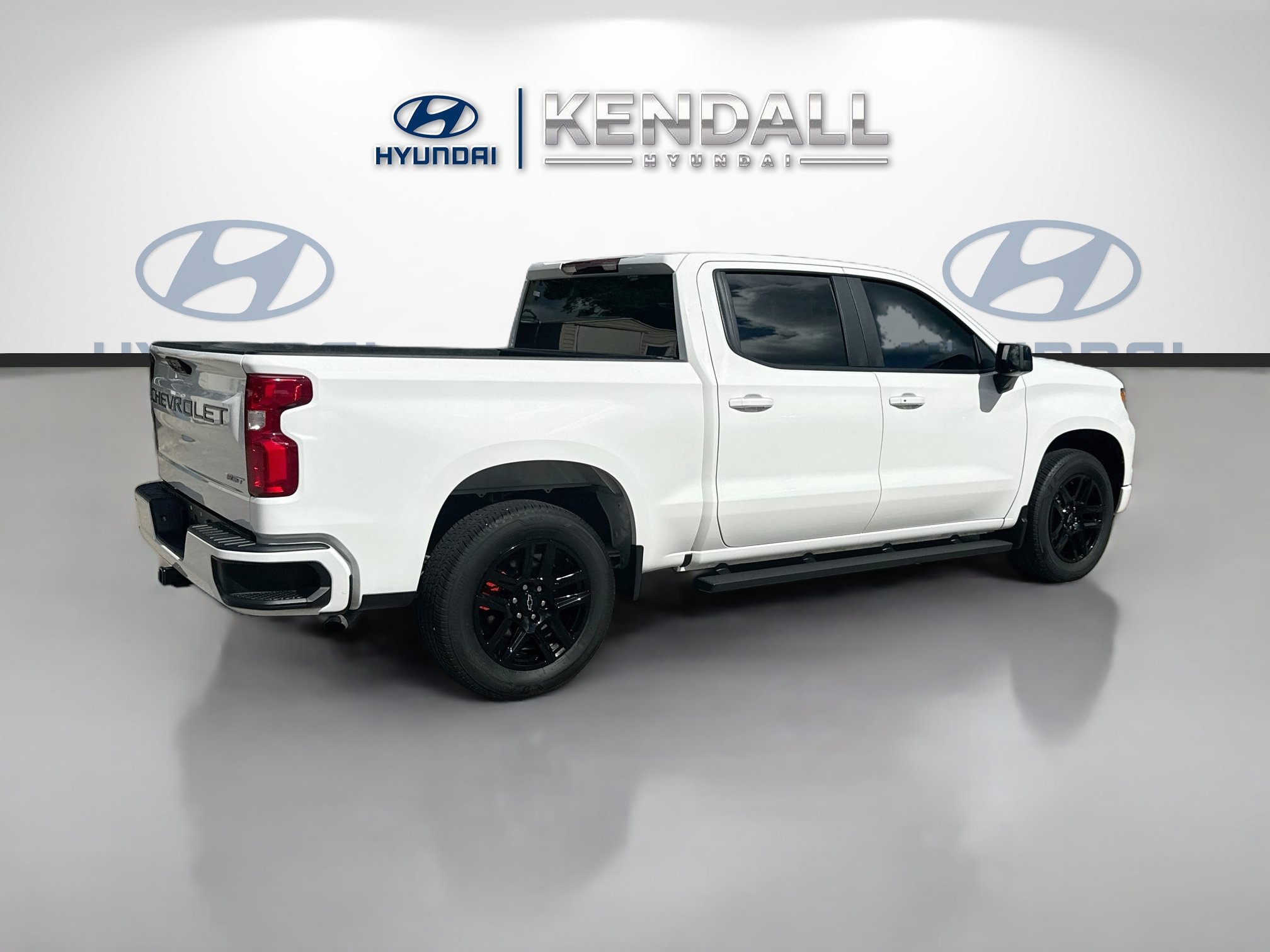 Used 2025 Chevrolet Silverado 1500 RST RWD image 6