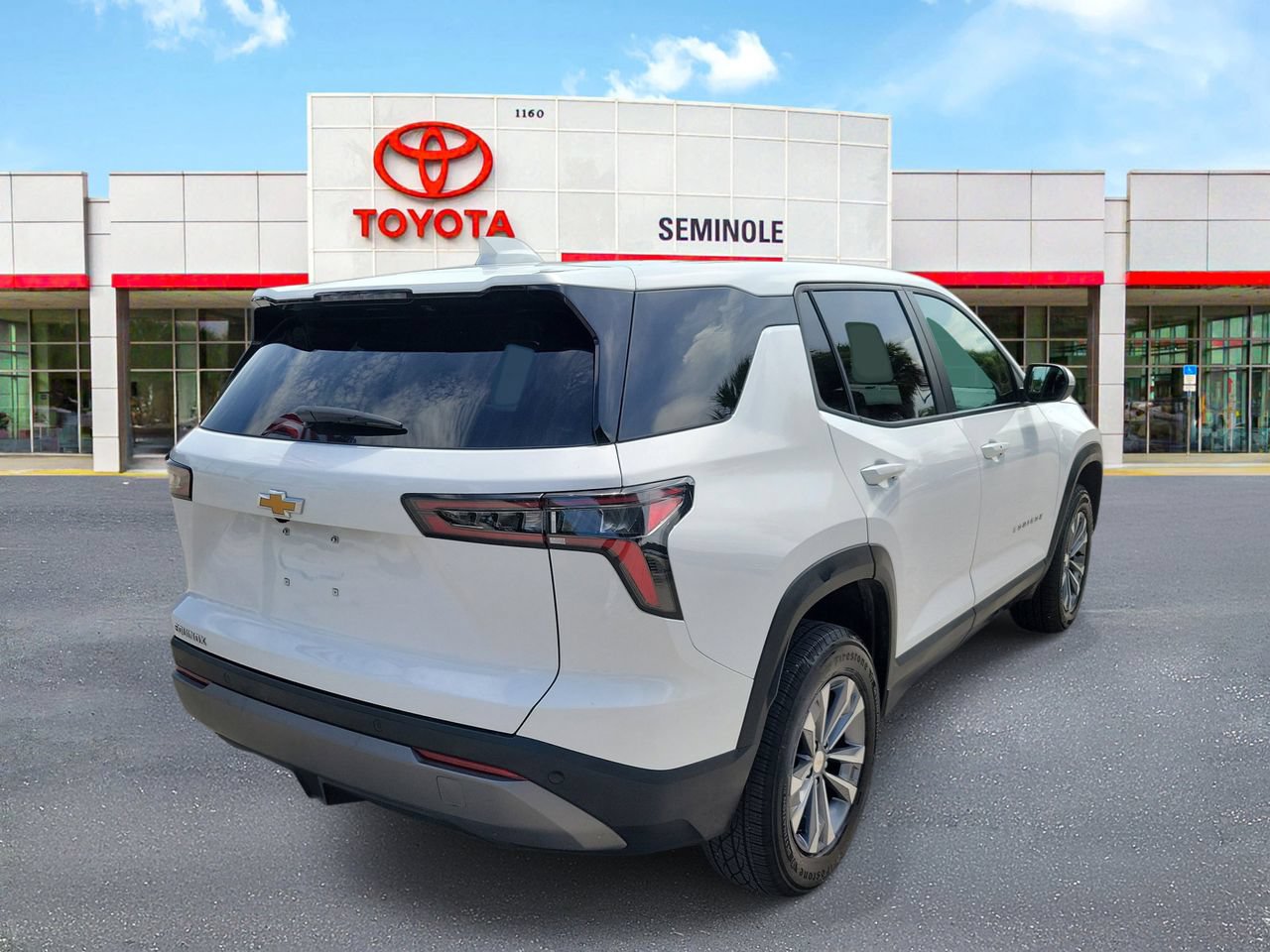 Used 2026 Chevrolet Equinox LT FWD image 3