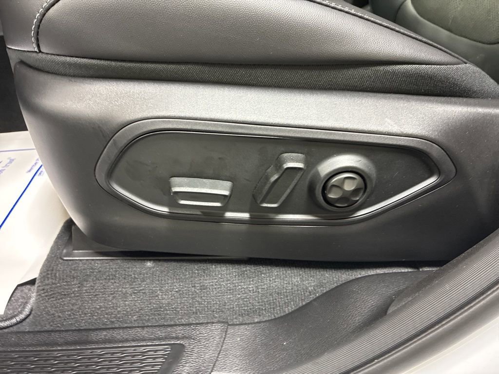 New 2026 Jeep Grand Cherokee Altitude AWD/4WD image 11