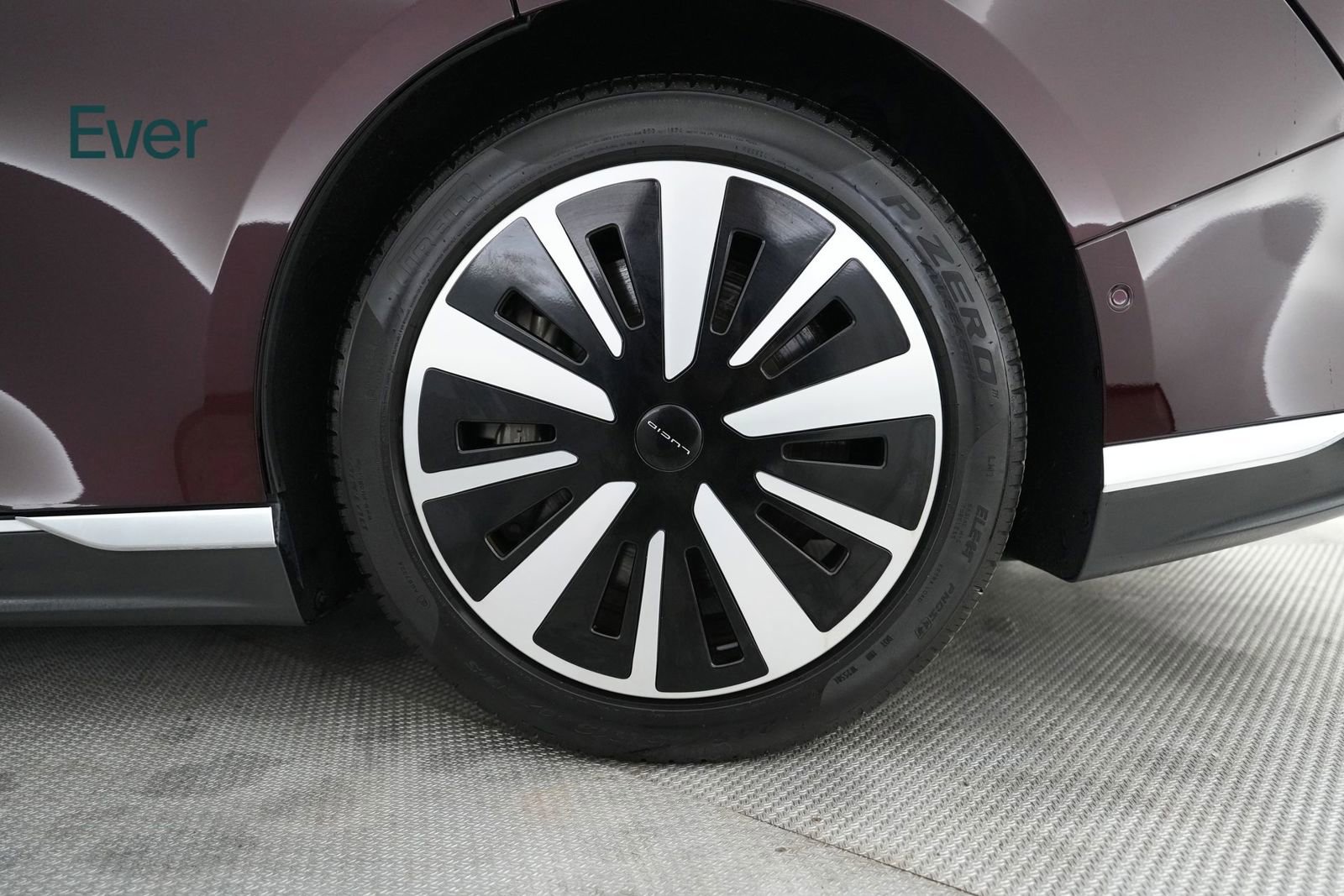 Used 2023 Lucid Air Touring image 9