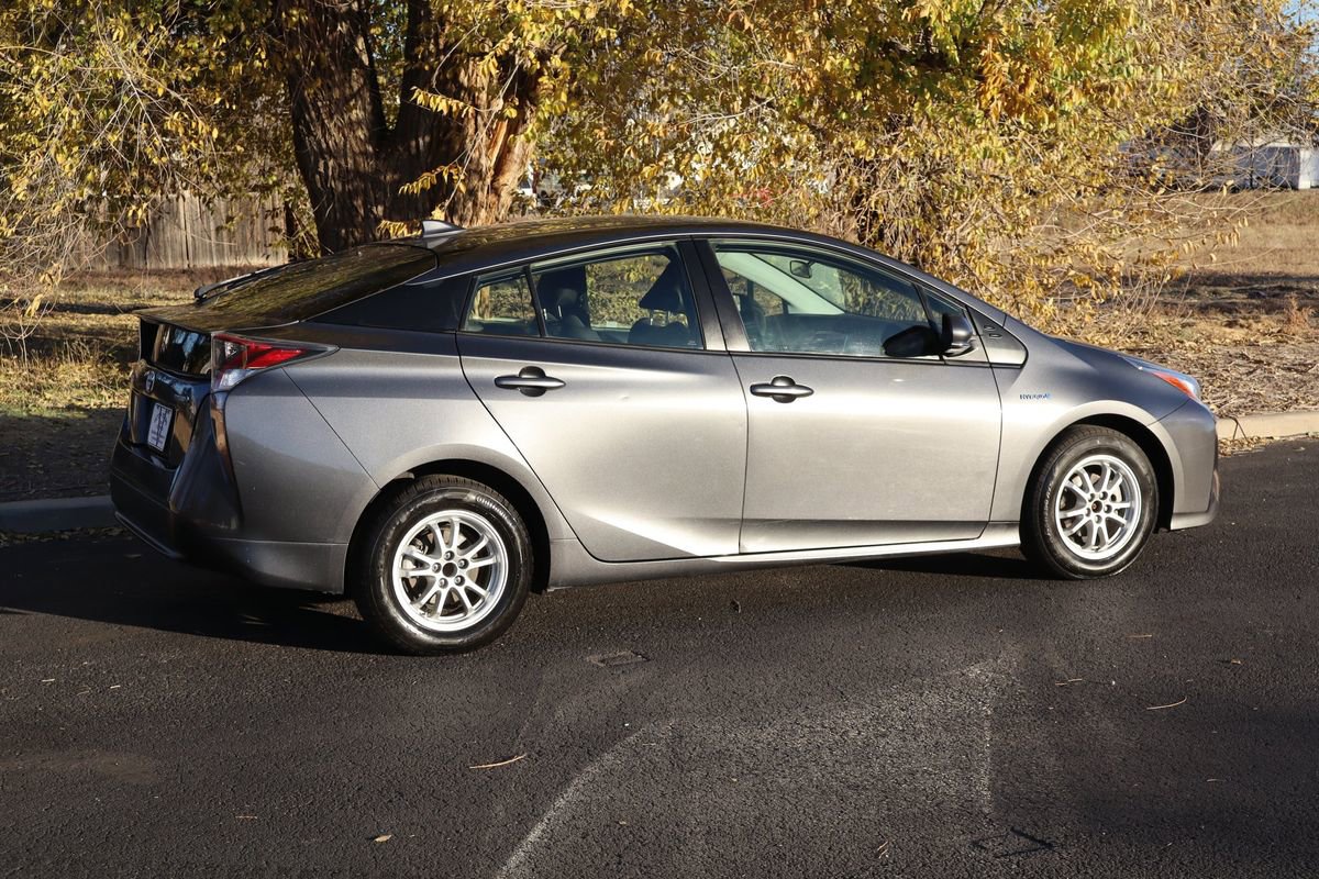 Used 2017 Toyota Prius Two image 4