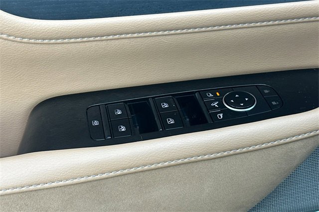 Used 2025 INFINITI QX80 Sensory image 13