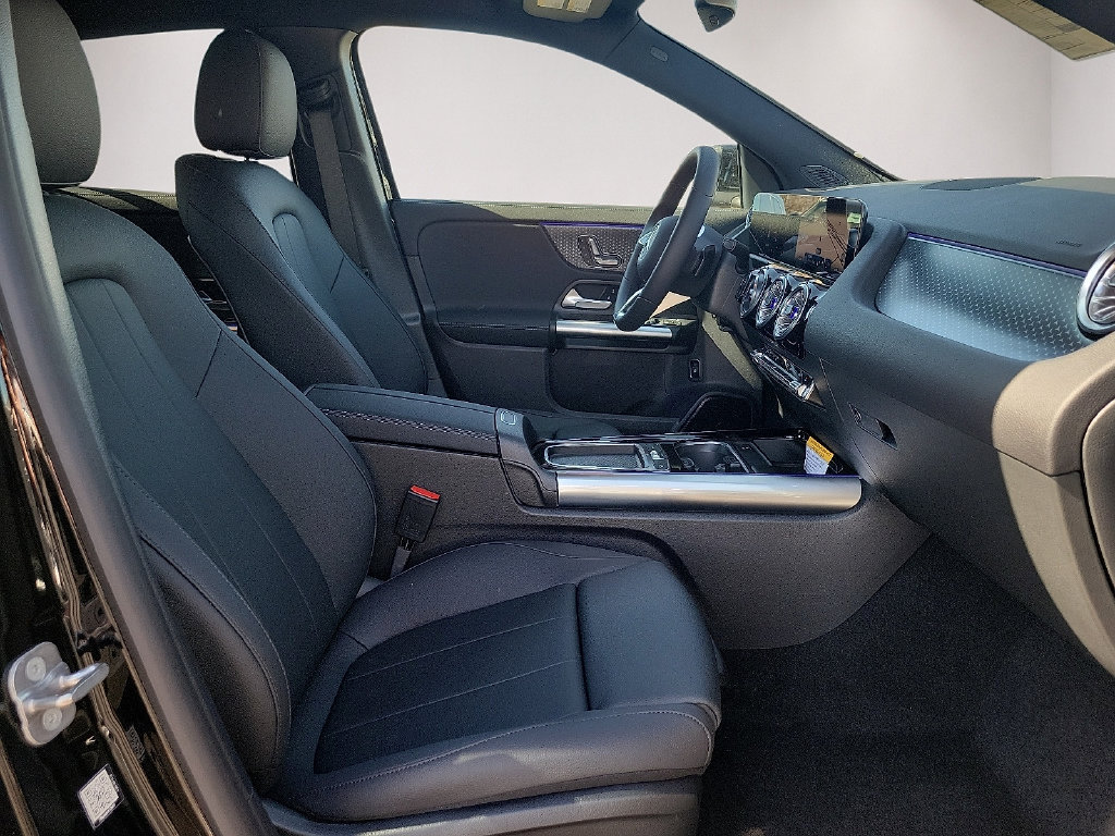 Used 2025 Mercedes-Benz GLA 250 image 16