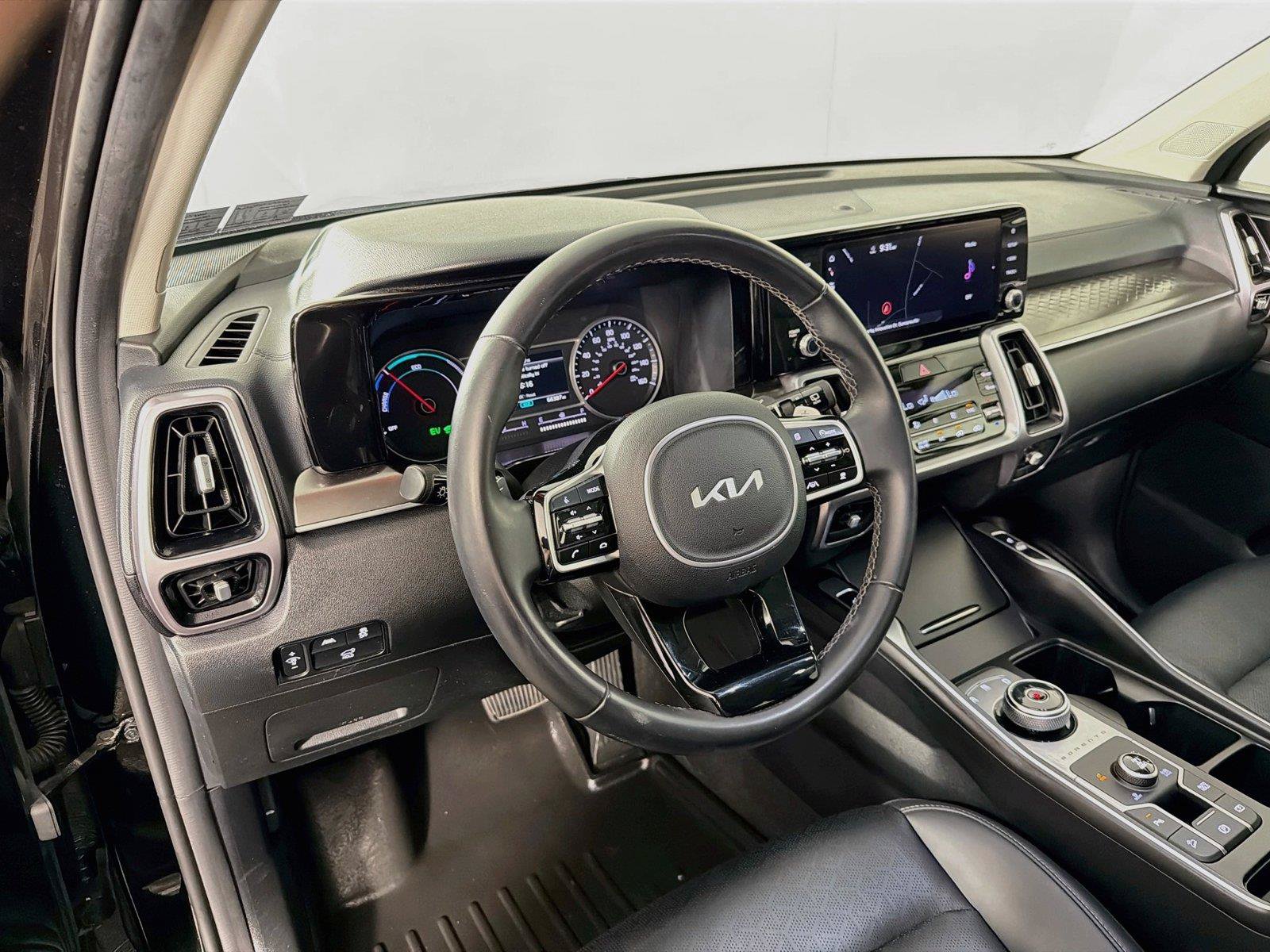 Used 2023 Kia Sorento EX w/ Panoramic Sunroof Package AWD/4WD image 16