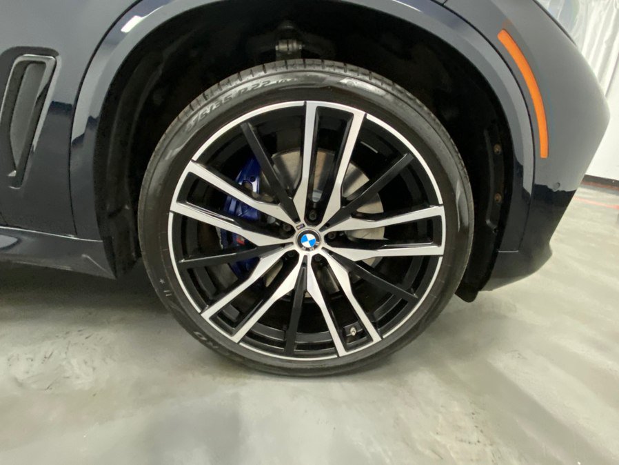 Used 2019 BMW X5 xDrive50i w/ M Sport Package AWD/4WD image 16