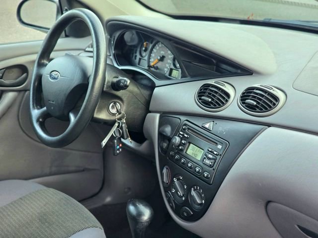Used 2004 Ford Focus SE image 16