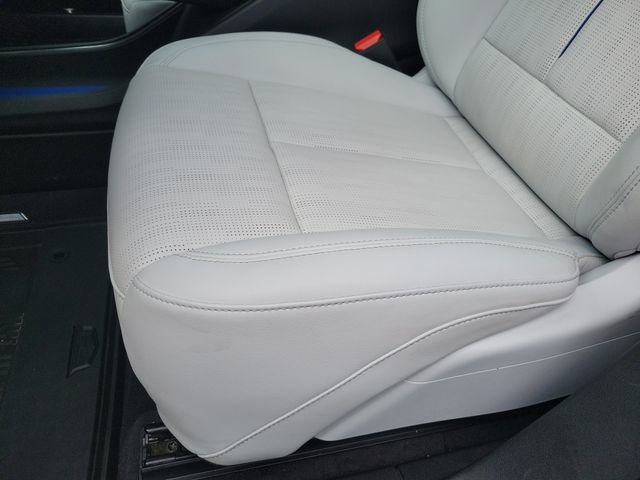 Certified 2024 Cadillac Lyriq Luxury AWD/4WD image 24