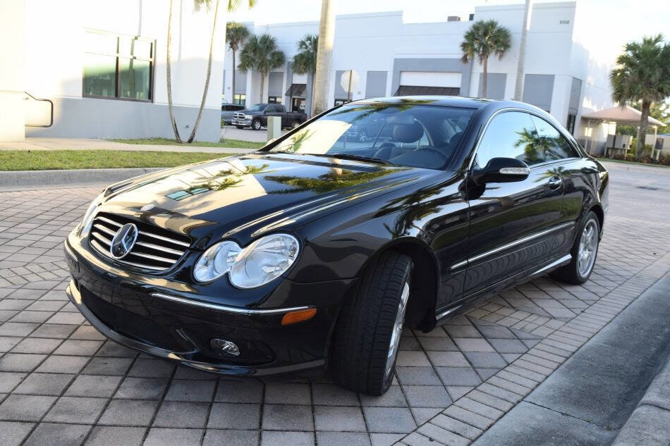 Used 2003 Mercedes-Benz CLK 55 AMG Coupe image 2