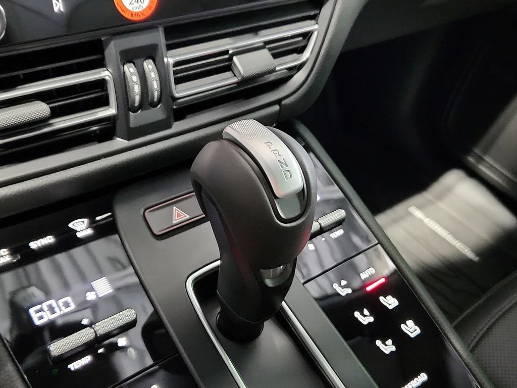 New 2026 Porsche Macan AWD/4WD image 15