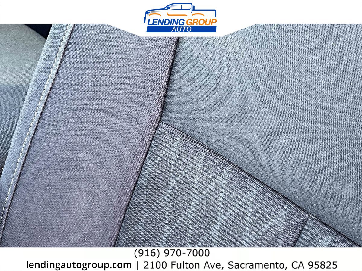 Used 2017 Nissan Titan SV image 22